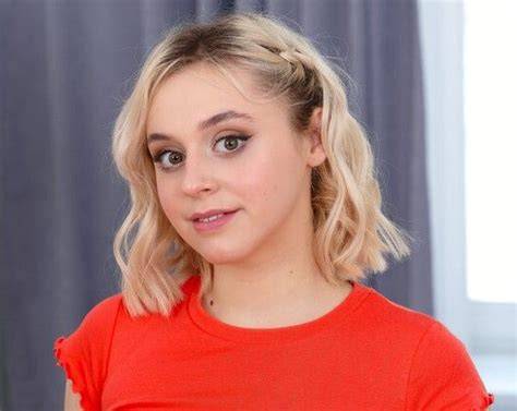 molly cute nude