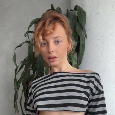 mollyxmoore nude