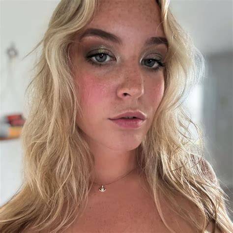 mona faith nude
