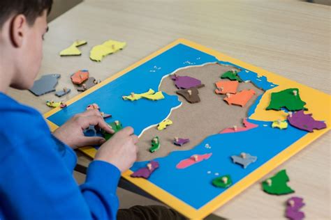 montessori map work