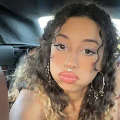 moolooxo nude