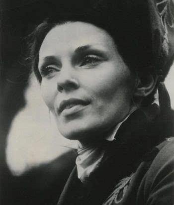 morag hood biography