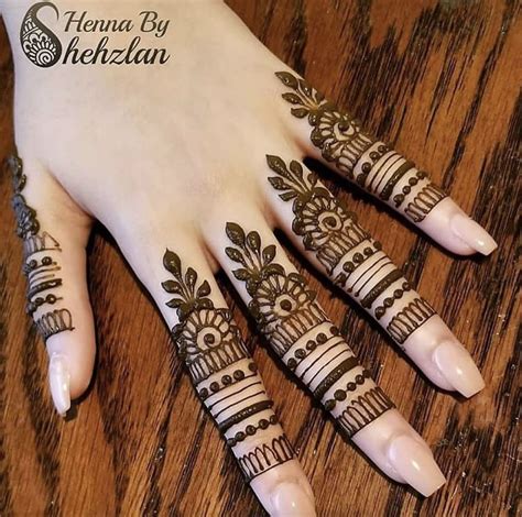 motif henna tangan simple