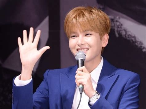 mr simple ryeo wook biography