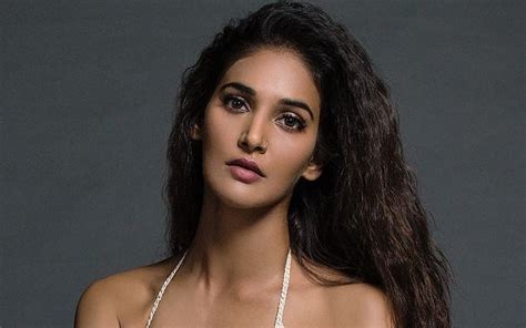 mukti mohan full biography