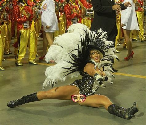 Mulher Pelada No Carnaval