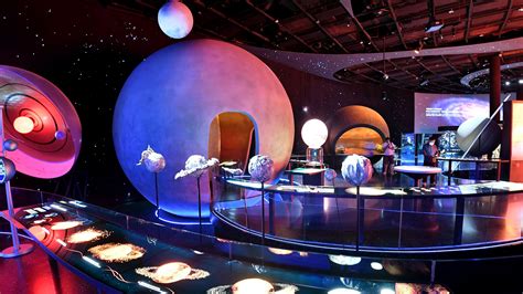 Planetarium Jakarta Tiket Masuk, Atraksi dan Fasilitas