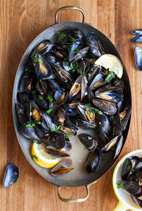 Read Online Mussels Preparing Cooking And Enjoying A Sensational Seafood 