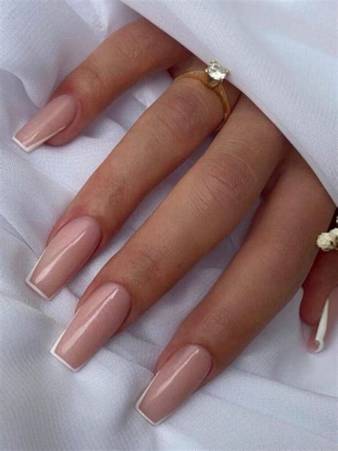 nails nude french