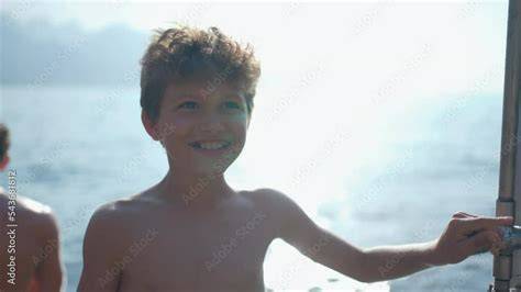 naked nud