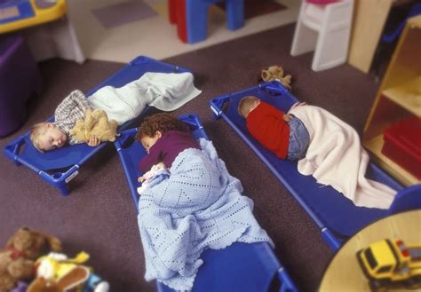 Naps In Early Childhood Wee Friends Early Childhood Kindergarten Nap - Kindergarten Nap