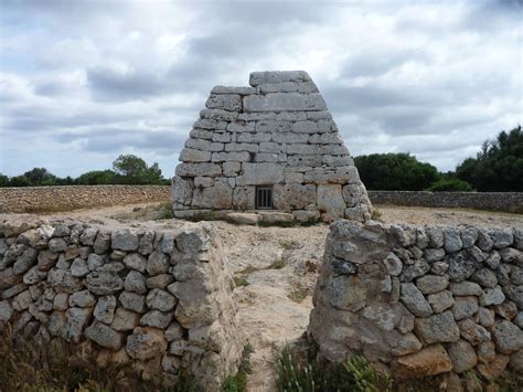 Naveta Des Tudons