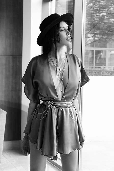 nesrin sanad nude
