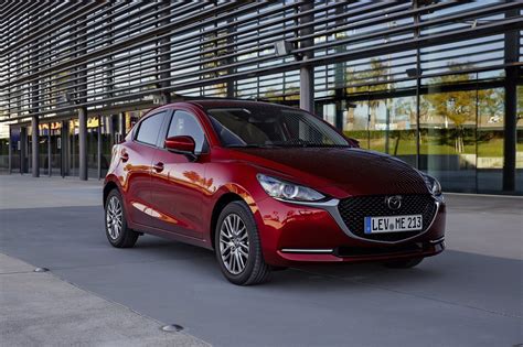 neue teppich und neue gummiboden für auto mazda2