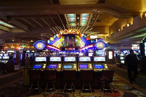 NEVADA SLOT：Nevada Casinos Set Monthly Slot Record, But October Win Down