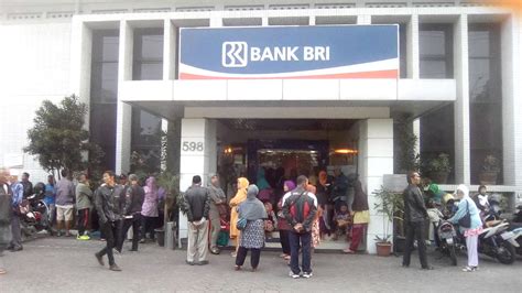 NGANTRI DI BANK BRI：Sambut Libur Nataru, BRI Hadirkan Solusi Praktis Isi Saldo BRIZZI