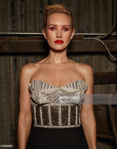 nicky whelan boosty