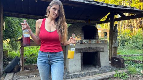 nicolle off grid nude