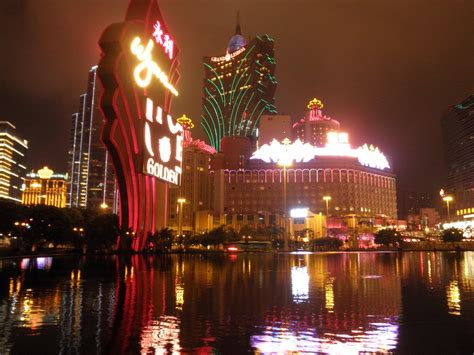 night street macau