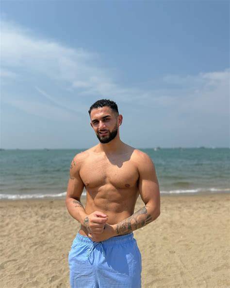 nikos andreas nude