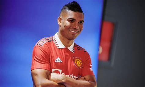 NO PUNGGUNG CASEMIRO - Casemiro Warisi Nomor Punggung Legenda Manchester United