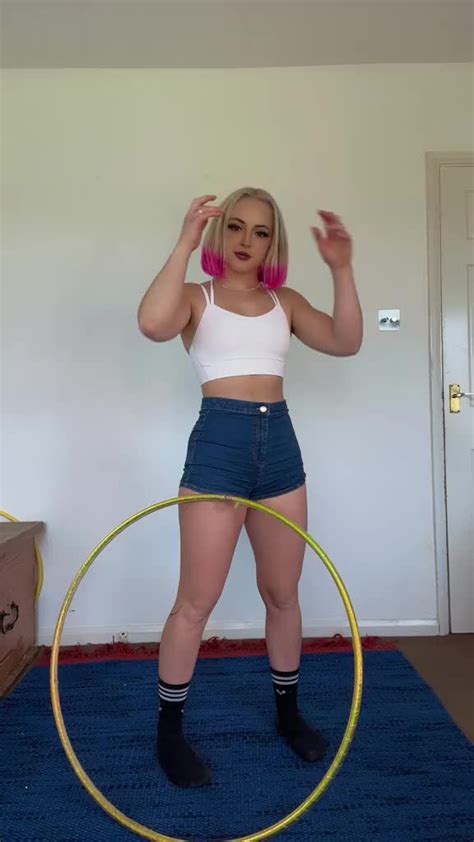 nothoopsydaisy nude