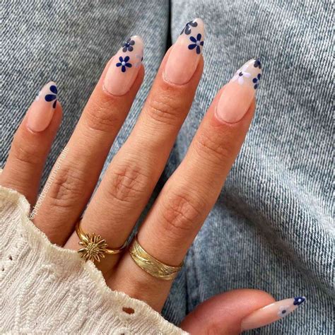 nude and blue nails