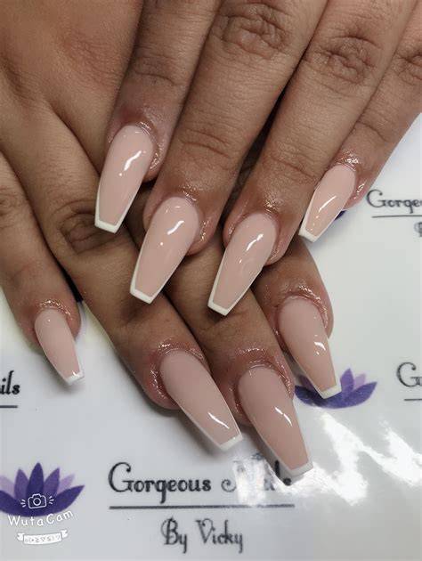 nude and white nails