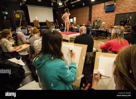 nude art class models