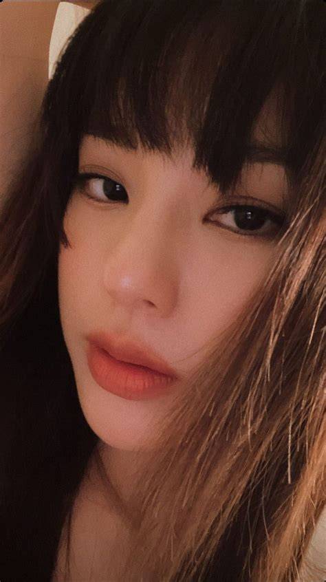 nude asian selfies