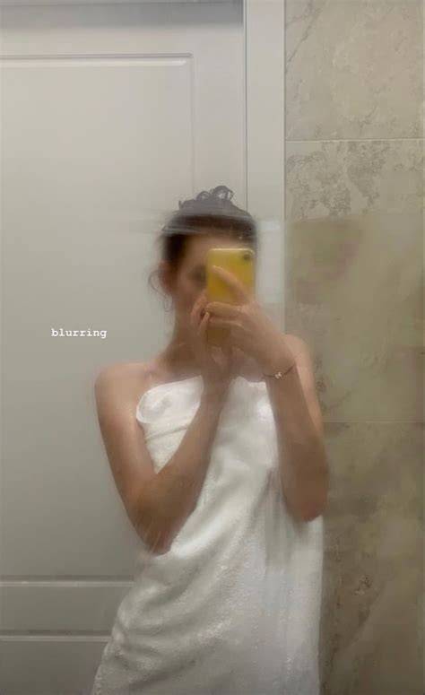 nude bathroom selfie