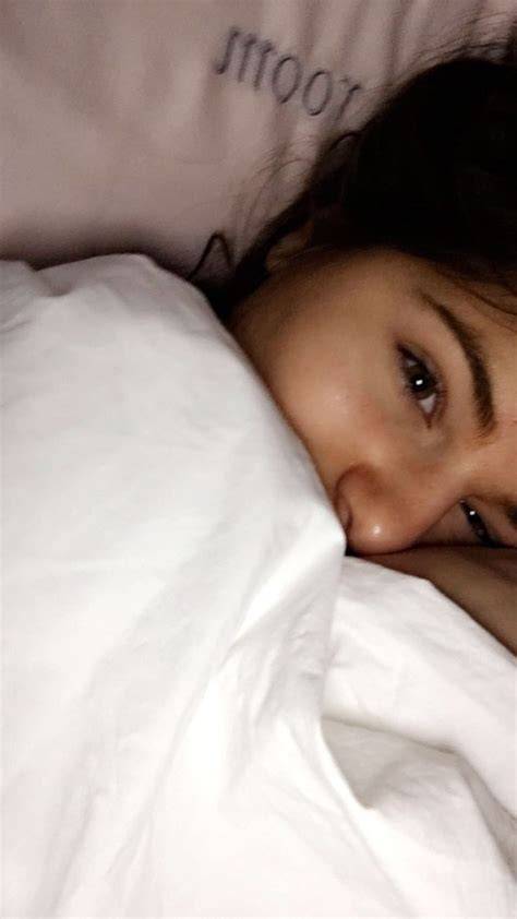 nude bed selfie