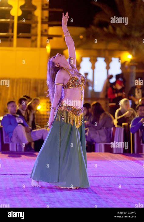 nude belly dancing