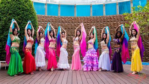 nude bellydancer