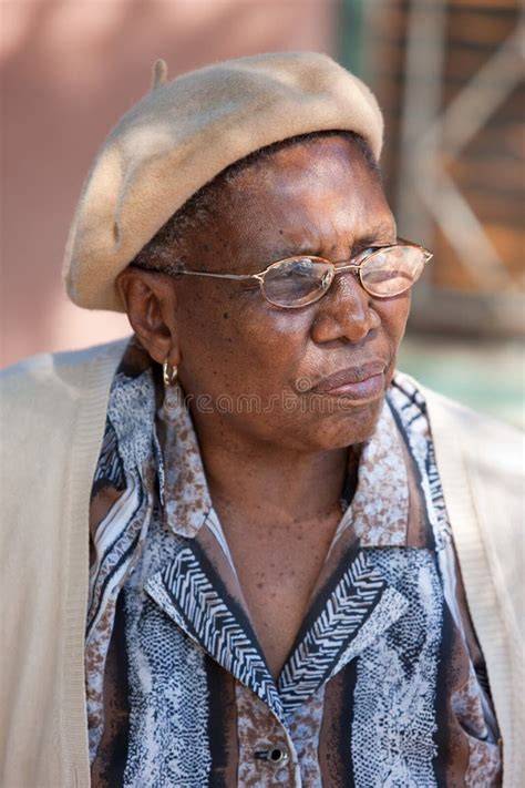 nude black granny pics