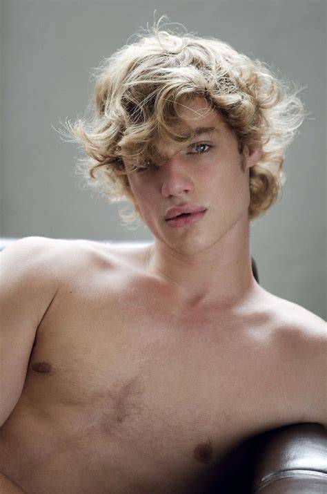 nude blonde guys