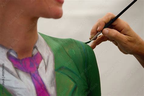 nude body painter