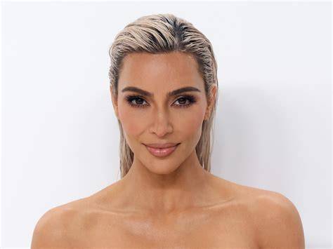 nude boobie