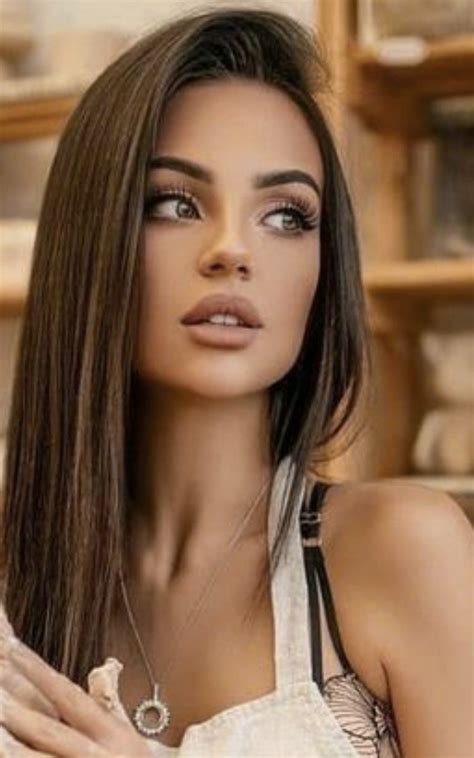 nude brunetts