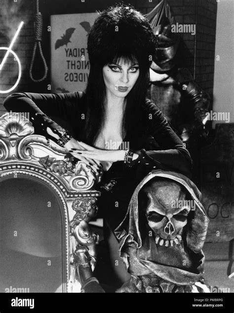 nude cassandra peterson