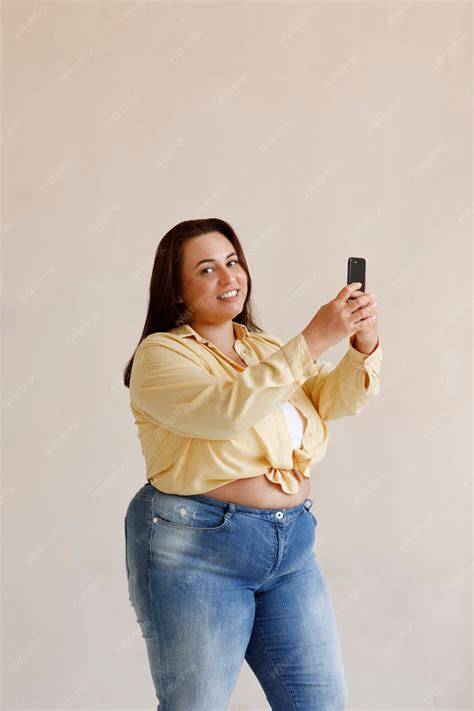 nude chubby selfie