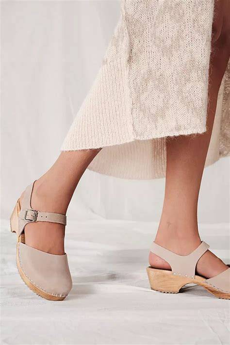nude clogs