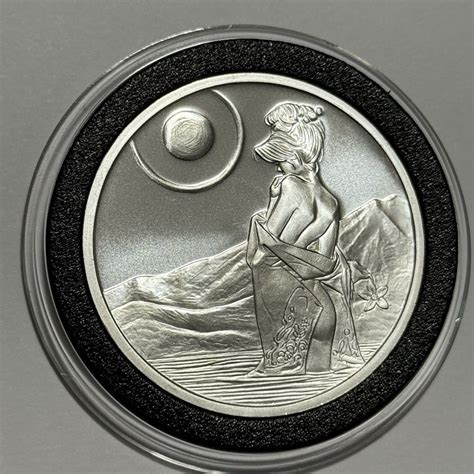 nude collector