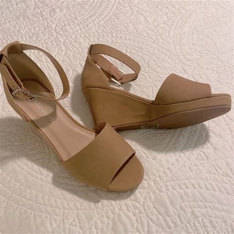 nude color wedges