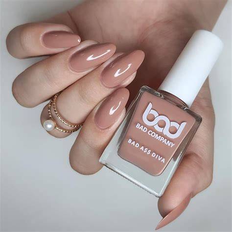 nude colour nail polish