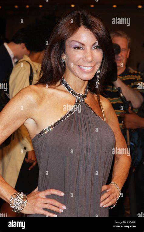 nude danielle staub