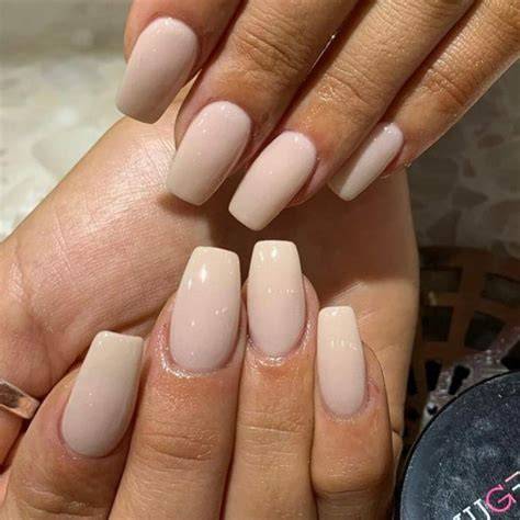 nude dip nails