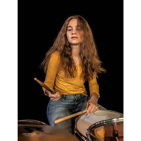 nude drums