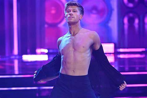 nude dwts