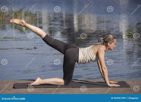 nude exercise photos